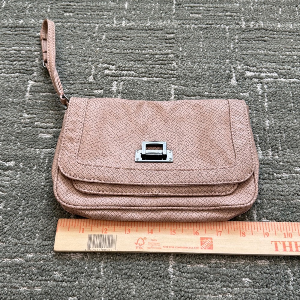 Gap blush/nude Snakeskin Embossed Clutch Shoulder Bag Silver Hardware - Picture 3 of 4